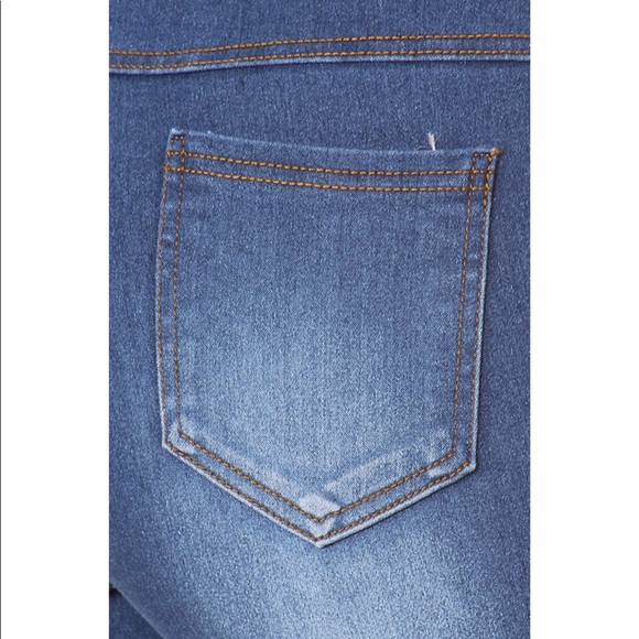 Medium Wash Distressed Skinny Denim Pant - Picture 5 of 6